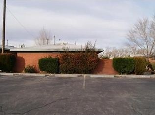 221 Charleston St NE, Albuquerque, NM 87108