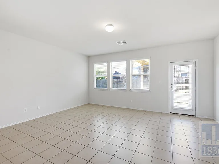 729 Manzano Ln #T3 — Photo 9