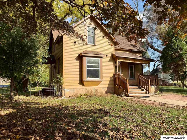 212 7th St, Kensett, IA 50448