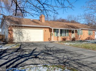 1438 Old Line Rd, Manheim, PA 17545