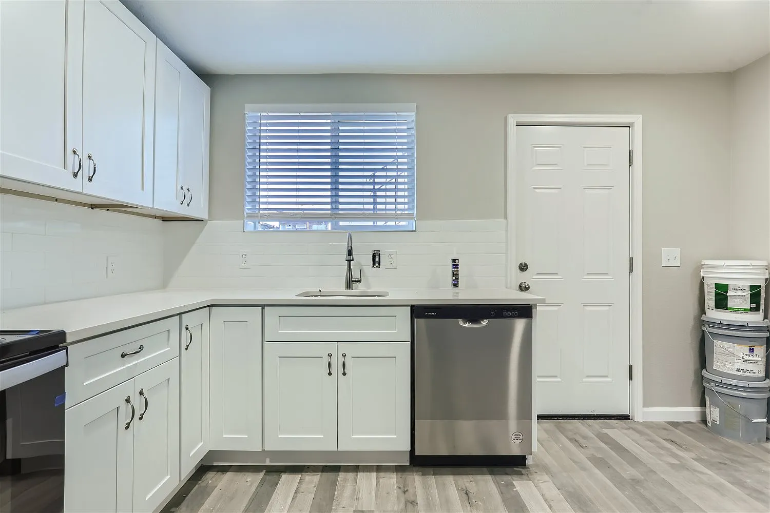 2545 Kenton Street - B — Photo 3