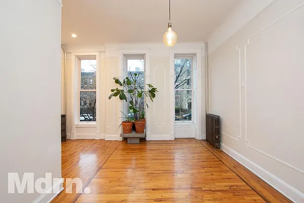 Rented by Mdrn Residential | media 1