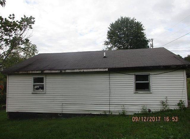 2nd image of 420 Lower Spruce Rd