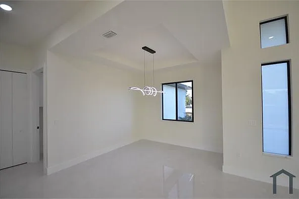 2416 Diplomat Pkwy W — Photo 10