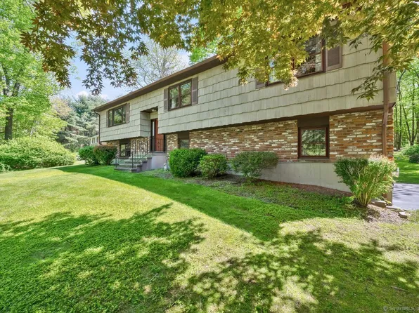 97 Great Ring Road, Newtown, CT 06482