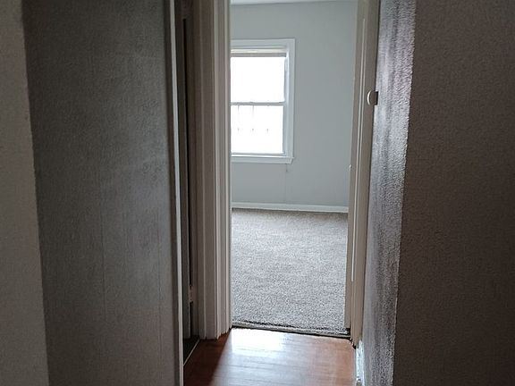 4th image of 538 Gladstone Blvd #2