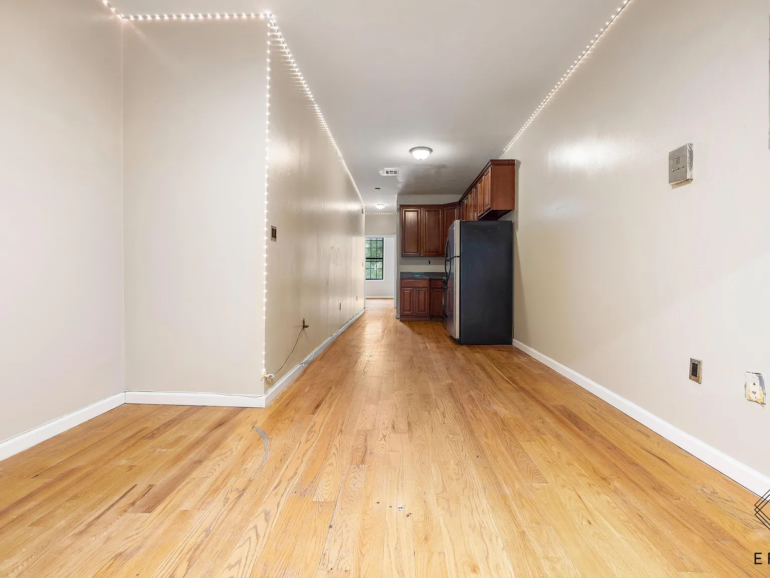 48 Menahan Street — Photo 3