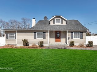 29 Islip Blvd, Islip, NY 11751