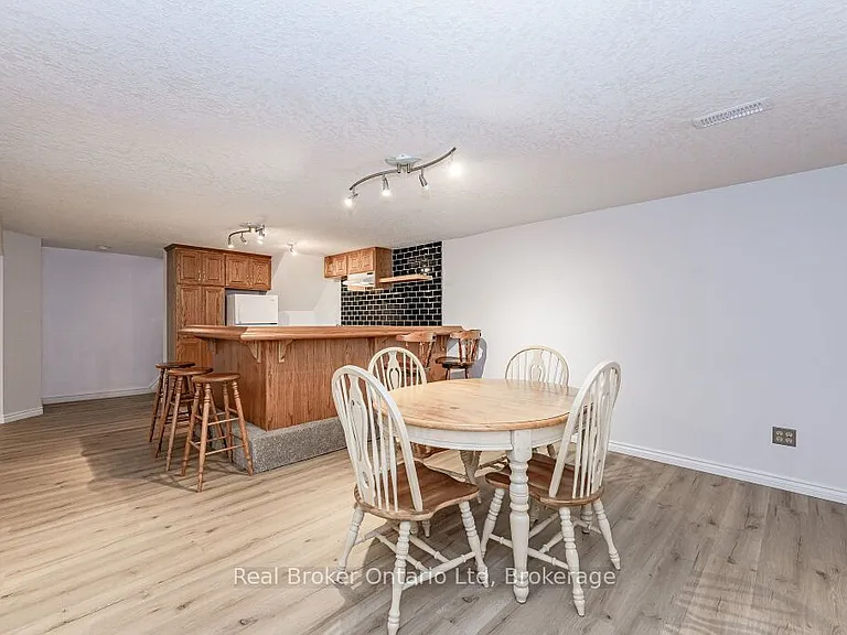 195 Edinburgh Rd S #LOWER — Photo 7