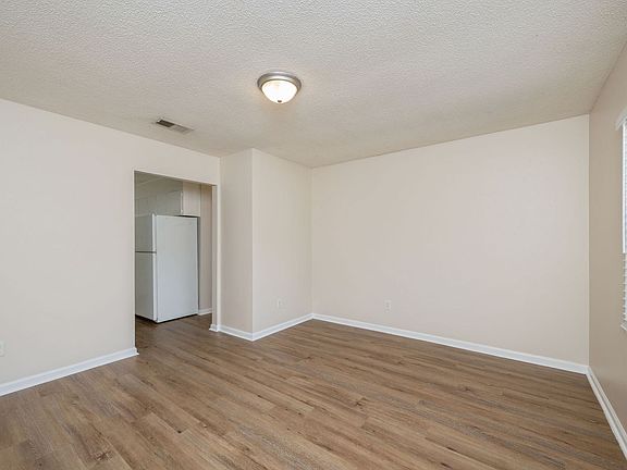 5th image of 709B Greenwood St