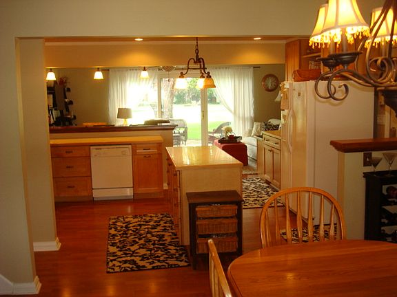 2nd image of 2551 Southwest Blvd