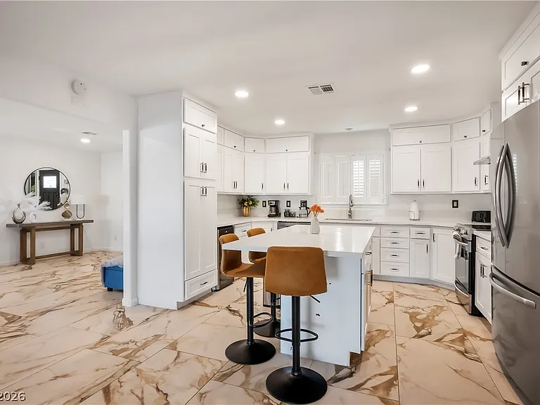 7435 Rogers St — Photo 15