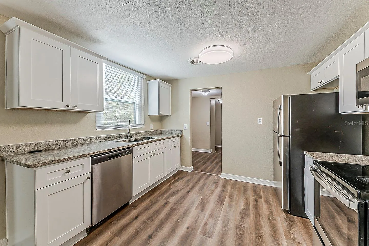 5 bed, 2000 sqft, $2,495 — Photo 4