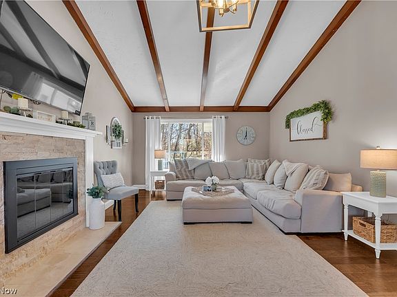 5th image of 27015 Kennedy Ridge Ext
