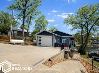 2141 S Lakeshore Dr, Brooklyn, IA