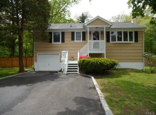 29 Maher Dr, Norwalk, CT 06850