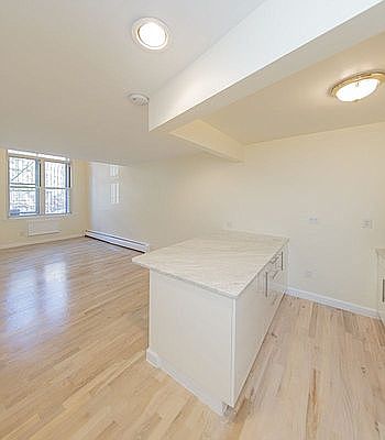 4th image of 322 W 14th St APT 2A