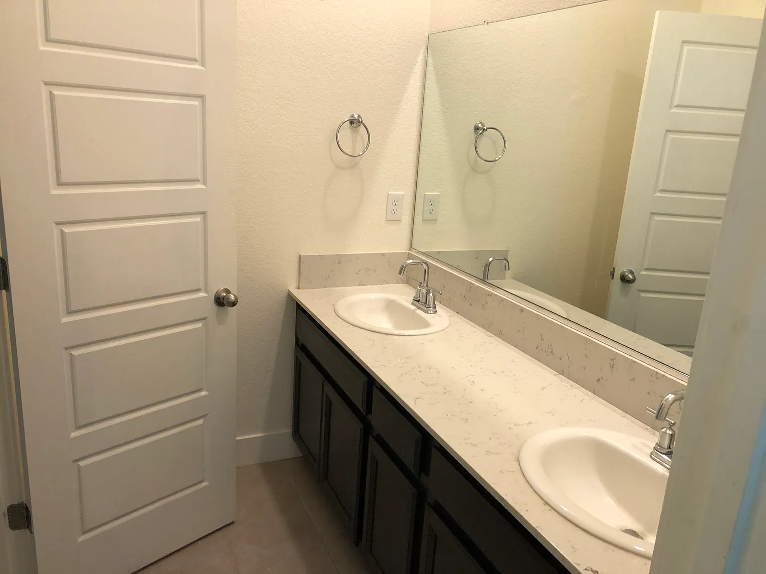 4 bed, 2502 sqft, $650 — Photo 3