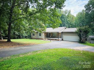 7536 Forest Oak Dr, Denver, NC 28037