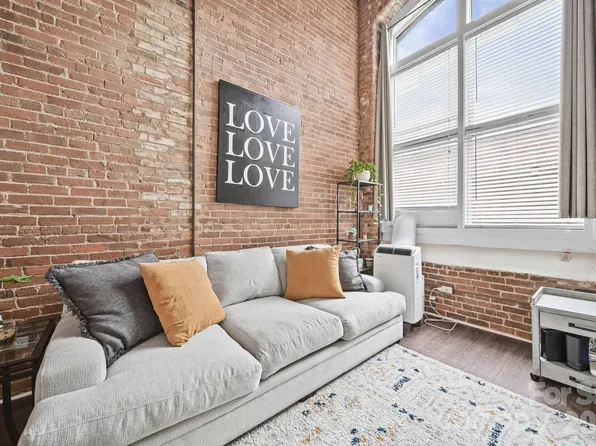 201 S Hoskins Rd APT 129, Charlotte, NC 28208