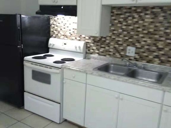 4th image of 728 Michigan Ct APT 1