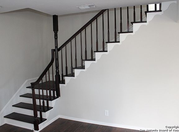 5th image of 7414 Westville Dr