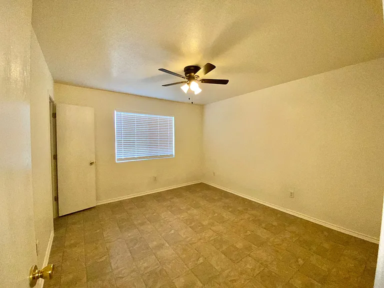 3906 Gus Dr #B — Photo 6