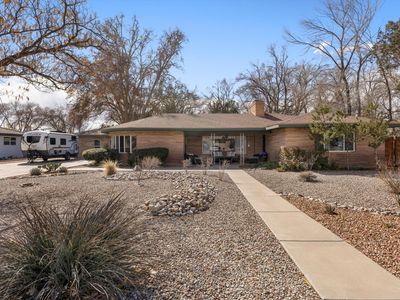 810 Solar Rd NW, Albuquerque, NM, 87107