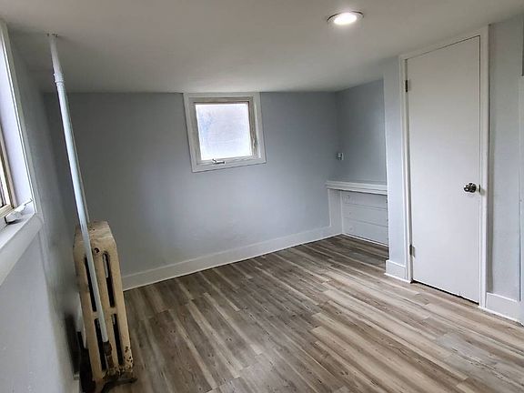3rd image of 290 E Truman Ave #Ave;-unit 1