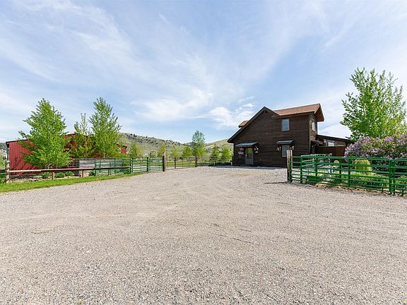 2nd image of 41 Redtail Hawk Rd