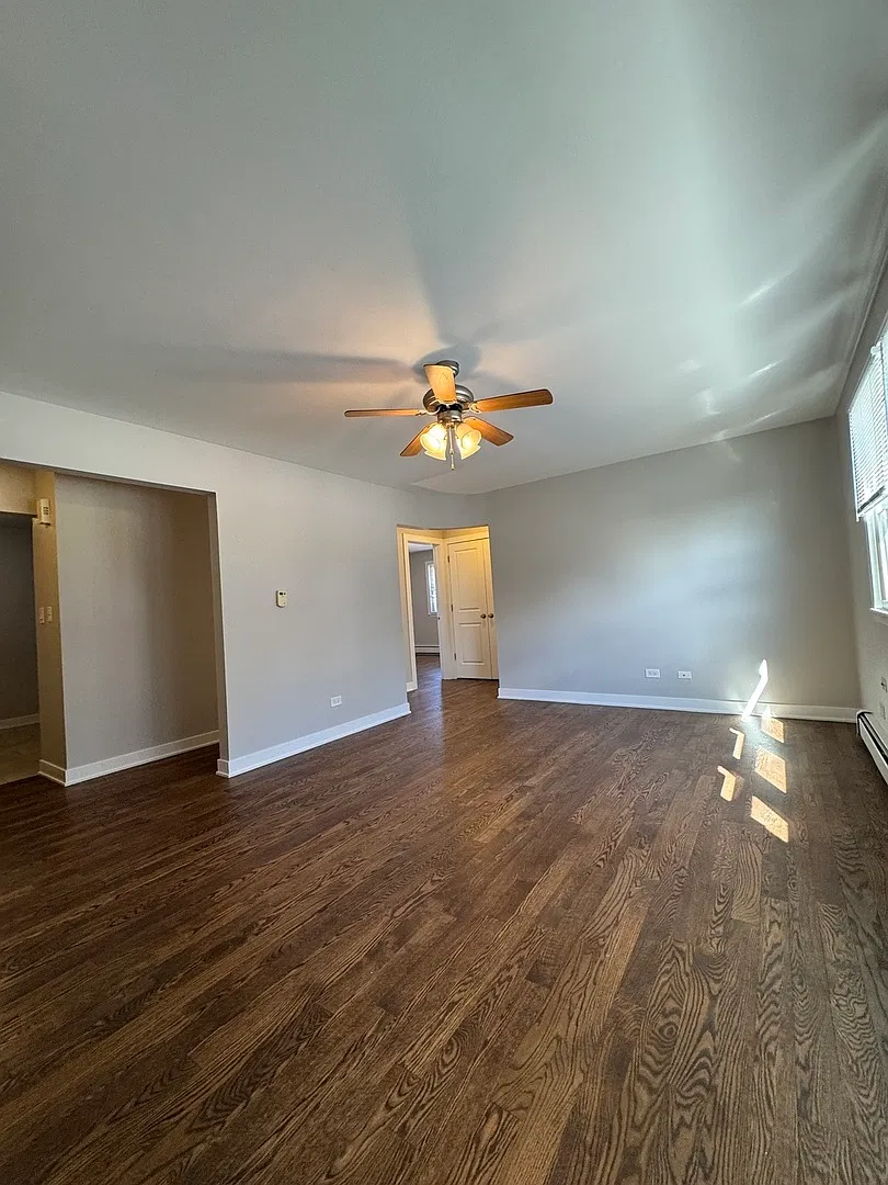 2 bed, 1000 sqft, $1,800 — Photo 2