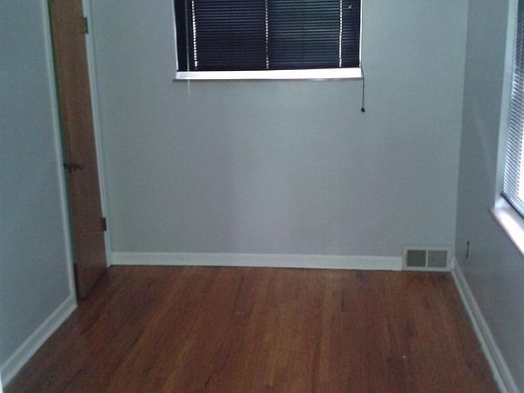 4th image of 3000 Brookview Dr