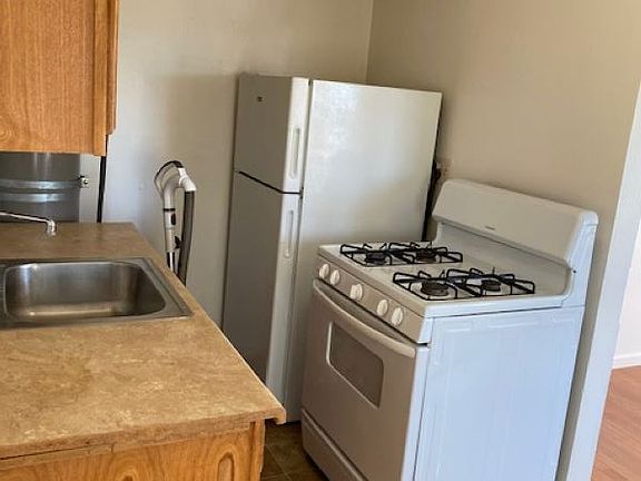 4th image of 2622 20th St APT B