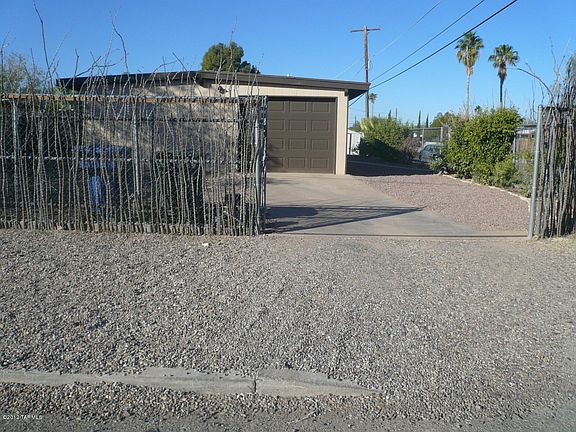 2nd image of 3258 E Monte Vista Dr