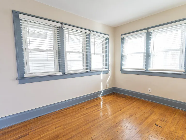 209 Clinton St — Photo 20