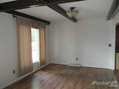 3rd image of 2921 Glenwood Ln