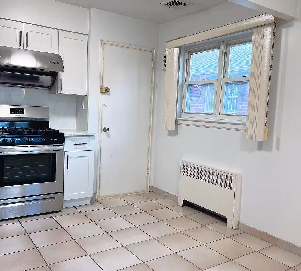 3 bed, 1100 sqft, $3,500 — Photo 3