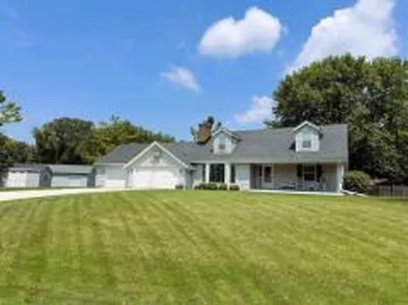 26134 Barberry LANE, Waterford, WI 53185