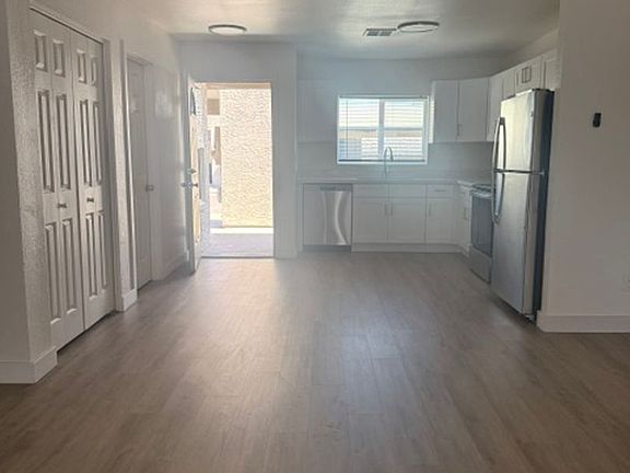 4th image of 3034 N 24th Ln