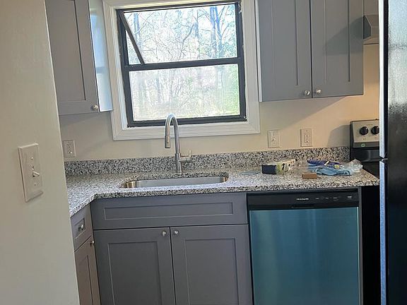 2nd image of 2164 Wells Dr SE