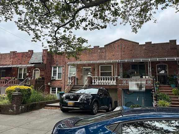 2nd image of 1410 E 52nd St