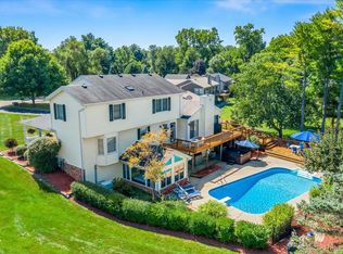 5157 Navajo Trl, Pinckney, MI