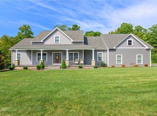 17 Lincoln Meadows Dr, Lincoln, RI 02865