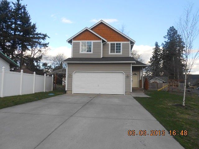 1st image of 105 Fir Ave N