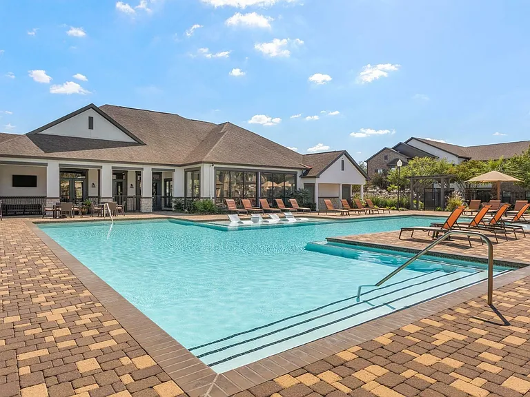Avenues at Northpointe - Resort Pool