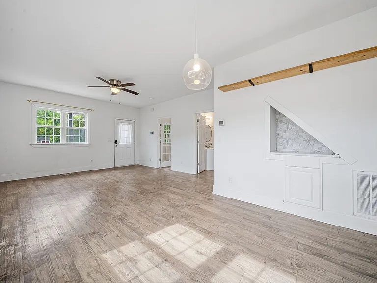 1109 Orange St — Photo 15