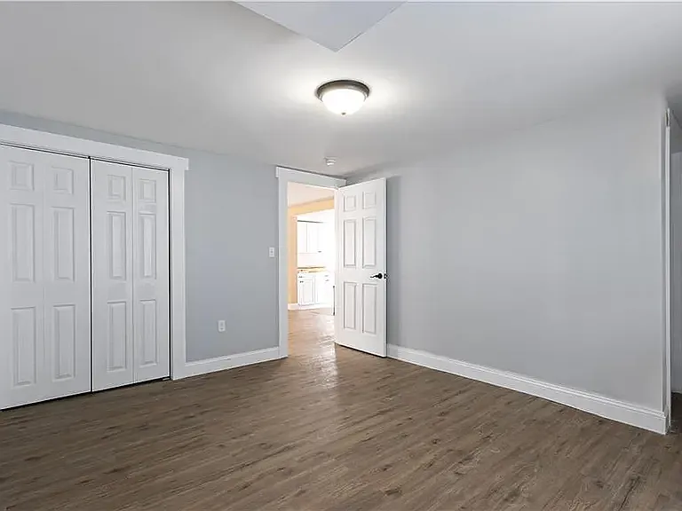 14 W Natick Rd — Photo 3