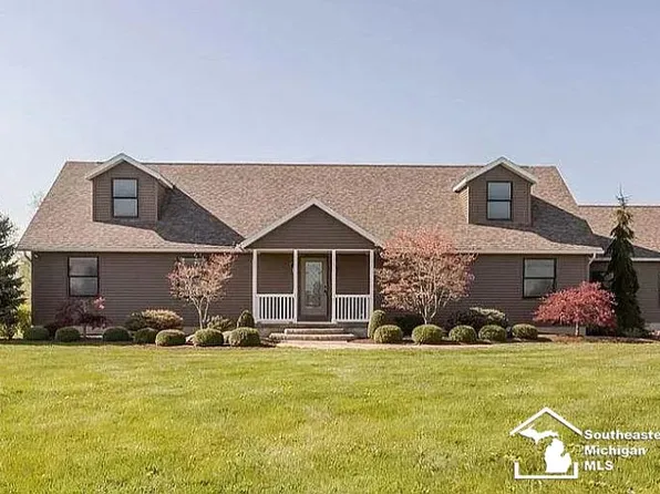 5015 Piehl Rd, Ottawa Lake, MI 49267