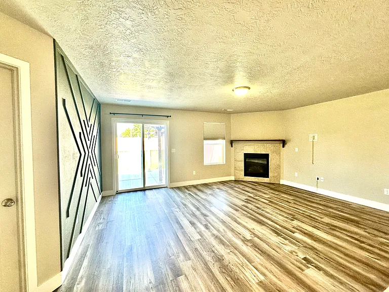 16928 Loggia Ave — Photo 8