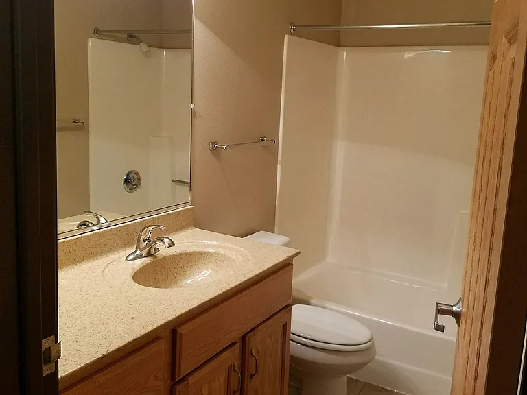 Ashland Apartments — Photo 3